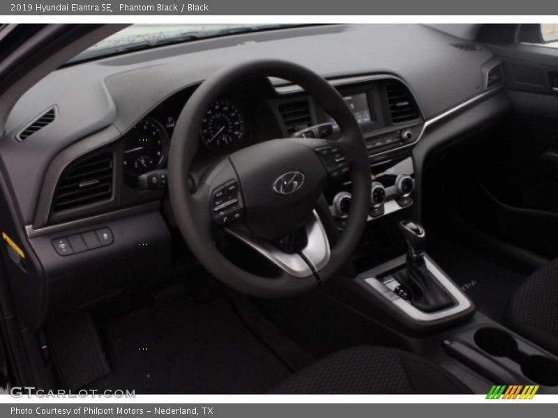 Phantom Black / Black 2019 Hyundai Elantra SE