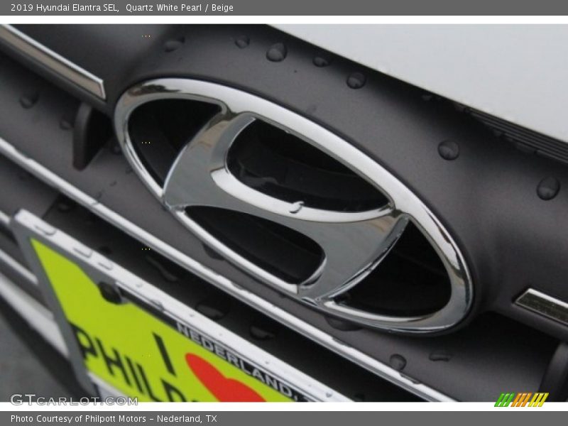 Quartz White Pearl / Beige 2019 Hyundai Elantra SEL