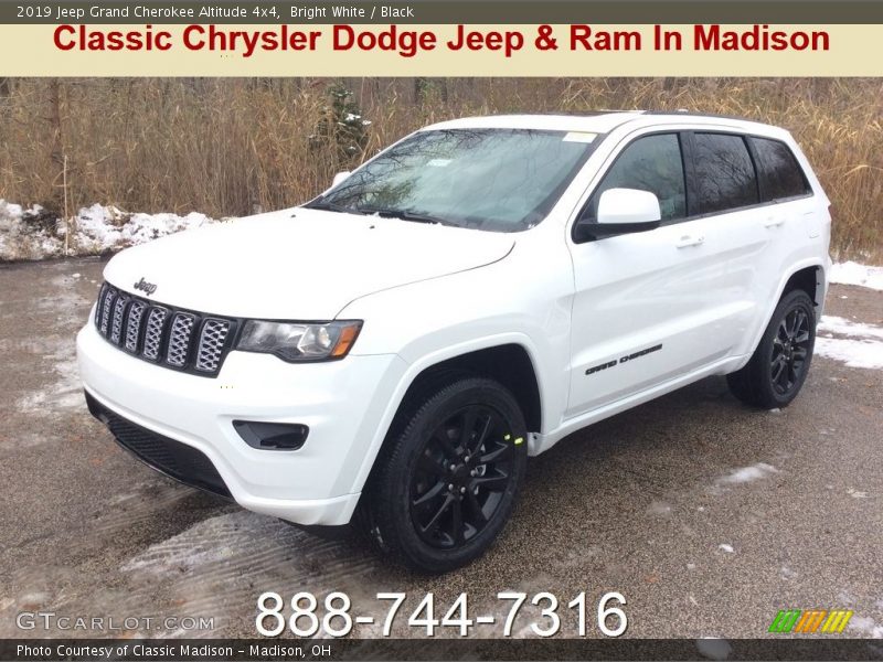 Bright White / Black 2019 Jeep Grand Cherokee Altitude 4x4