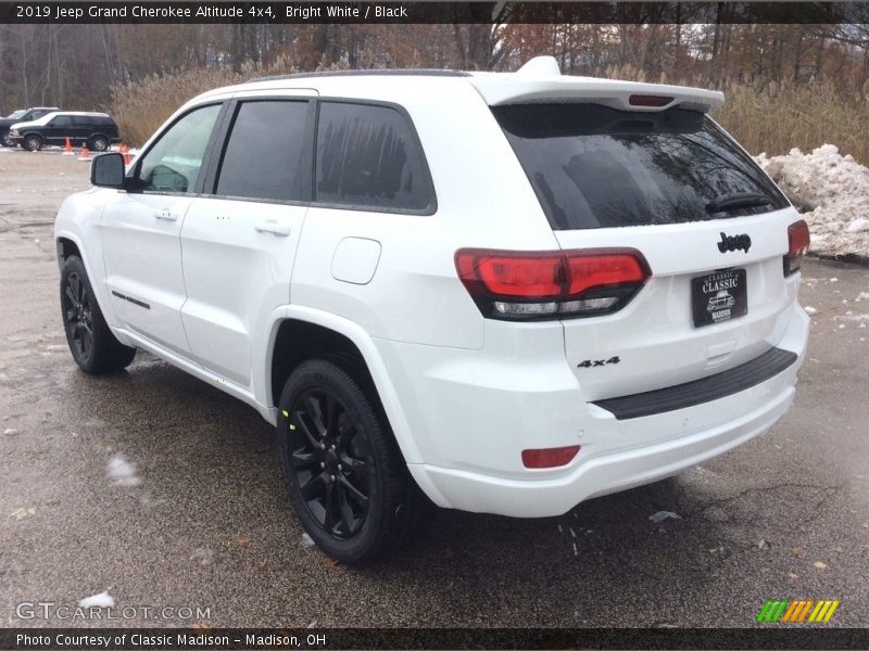 Bright White / Black 2019 Jeep Grand Cherokee Altitude 4x4