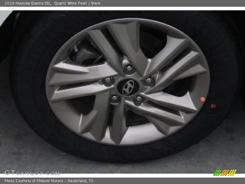 Quartz White Pearl / Black 2019 Hyundai Elantra SEL