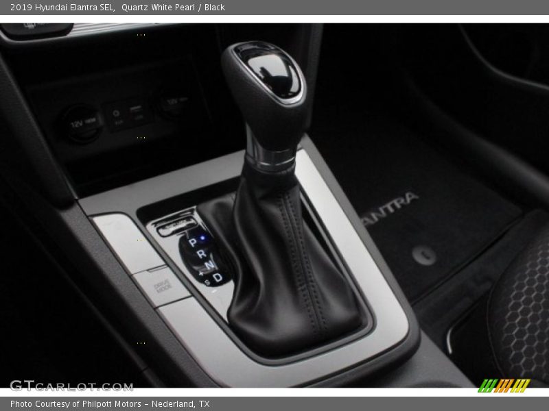 Quartz White Pearl / Black 2019 Hyundai Elantra SEL