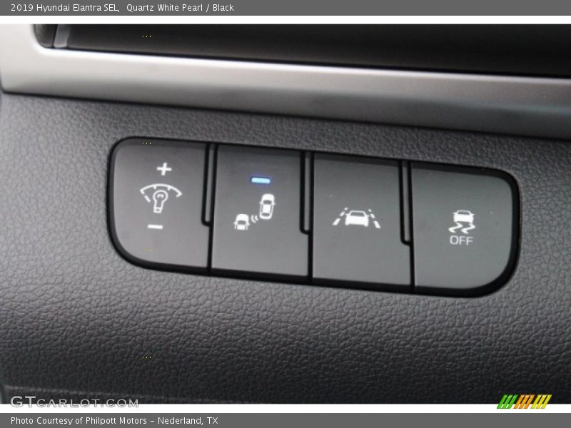 Quartz White Pearl / Black 2019 Hyundai Elantra SEL