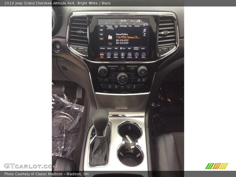 Bright White / Black 2019 Jeep Grand Cherokee Altitude 4x4