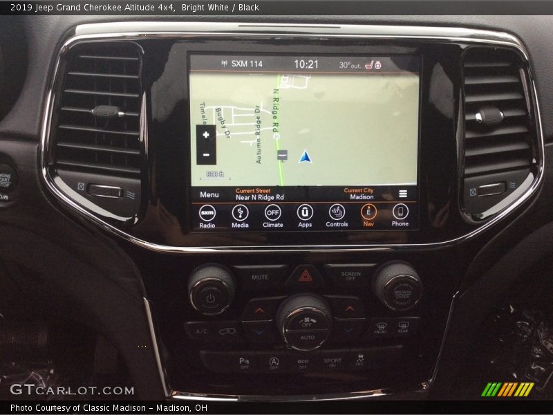 Bright White / Black 2019 Jeep Grand Cherokee Altitude 4x4