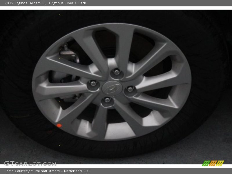 Olympus Silver / Black 2019 Hyundai Accent SE