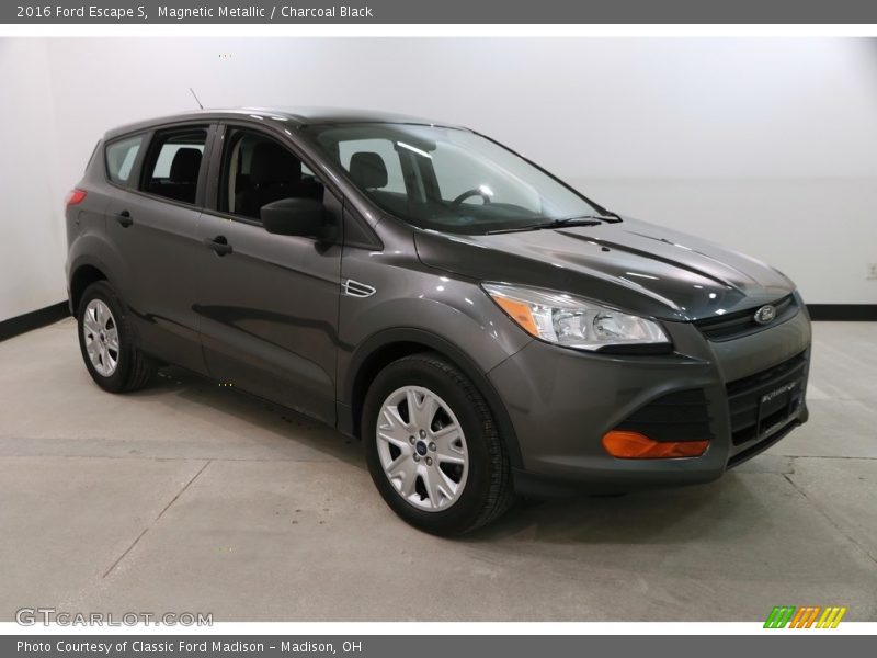 Magnetic Metallic / Charcoal Black 2016 Ford Escape S