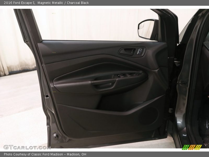 Magnetic Metallic / Charcoal Black 2016 Ford Escape S
