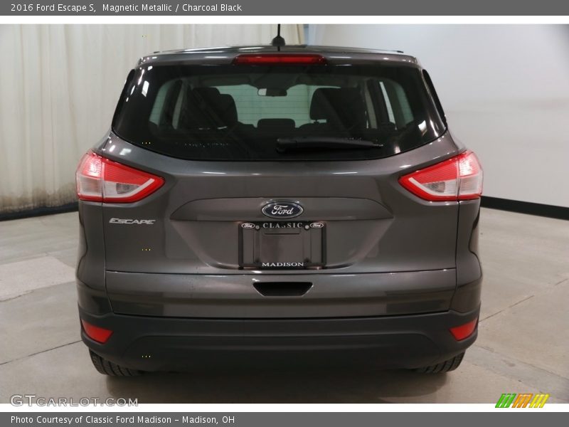 Magnetic Metallic / Charcoal Black 2016 Ford Escape S