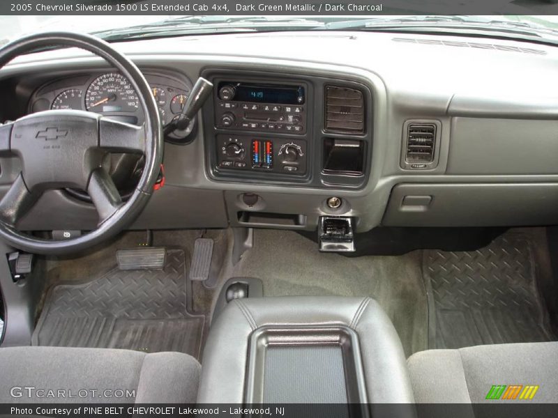 Dark Green Metallic / Dark Charcoal 2005 Chevrolet Silverado 1500 LS Extended Cab 4x4