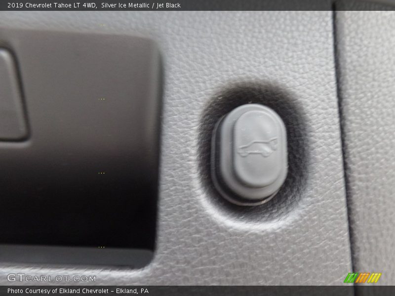 Silver Ice Metallic / Jet Black 2019 Chevrolet Tahoe LT 4WD