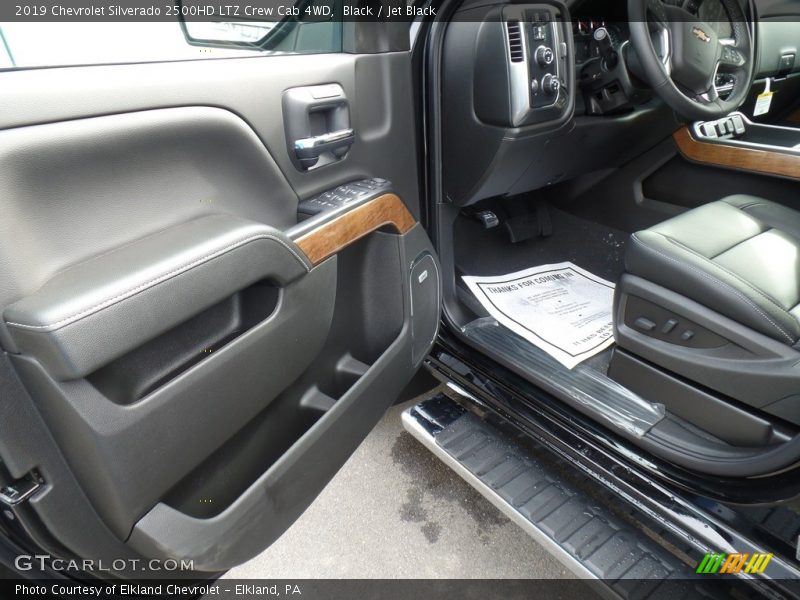 Black / Jet Black 2019 Chevrolet Silverado 2500HD LTZ Crew Cab 4WD