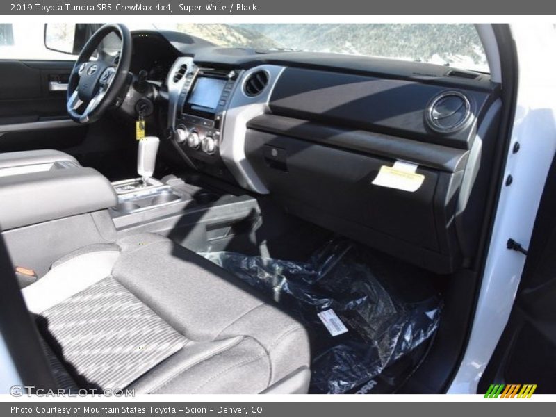 Super White / Black 2019 Toyota Tundra SR5 CrewMax 4x4