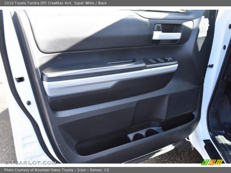 Super White / Black 2019 Toyota Tundra SR5 CrewMax 4x4