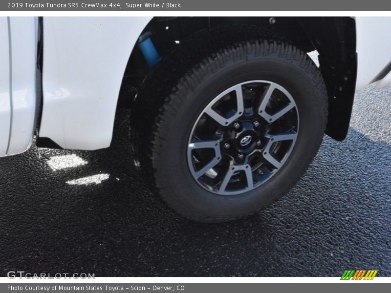 Super White / Black 2019 Toyota Tundra SR5 CrewMax 4x4