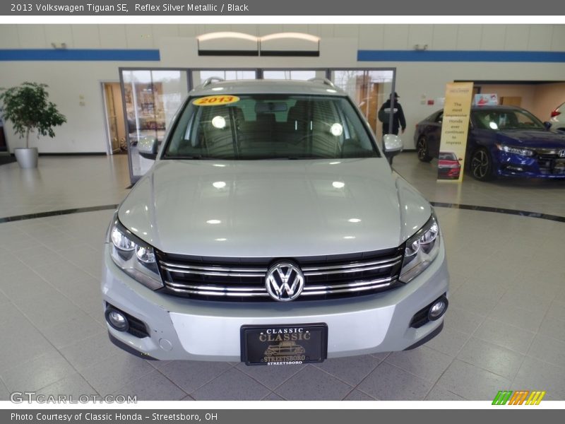 Reflex Silver Metallic / Black 2013 Volkswagen Tiguan SE