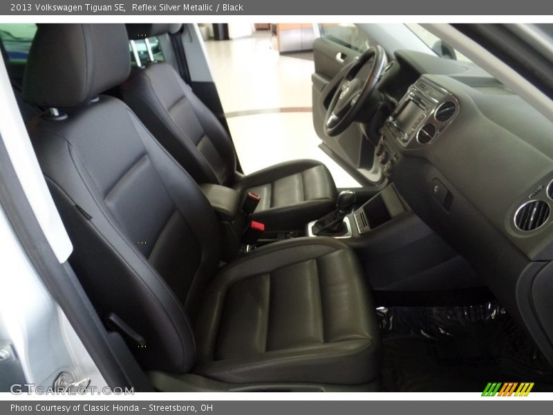 Reflex Silver Metallic / Black 2013 Volkswagen Tiguan SE