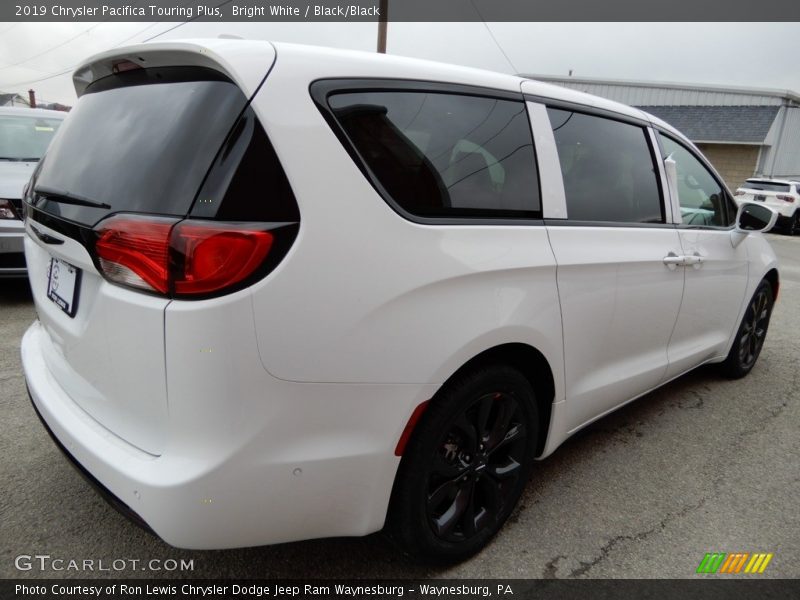 Bright White / Black/Black 2019 Chrysler Pacifica Touring Plus