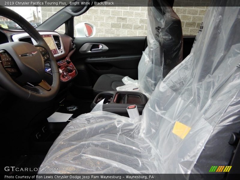Bright White / Black/Black 2019 Chrysler Pacifica Touring Plus