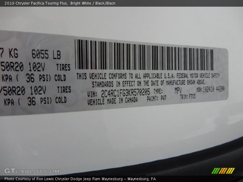 Bright White / Black/Black 2019 Chrysler Pacifica Touring Plus