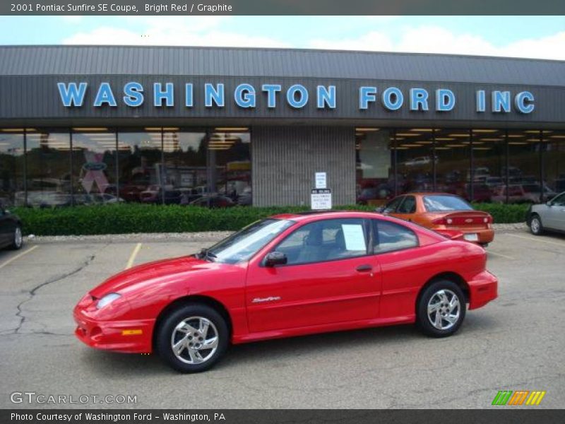 Bright Red / Graphite 2001 Pontiac Sunfire SE Coupe