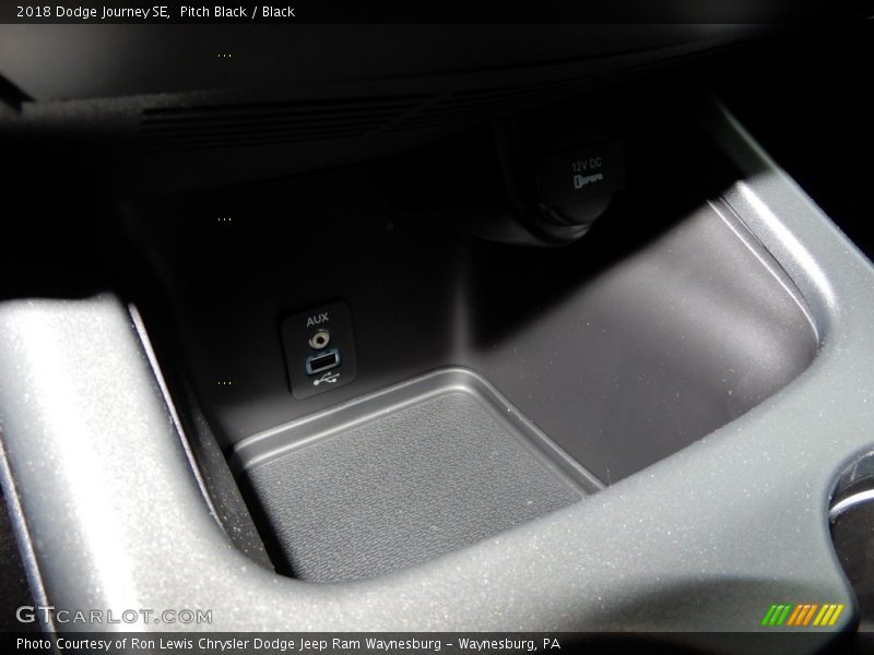 Pitch Black / Black 2018 Dodge Journey SE