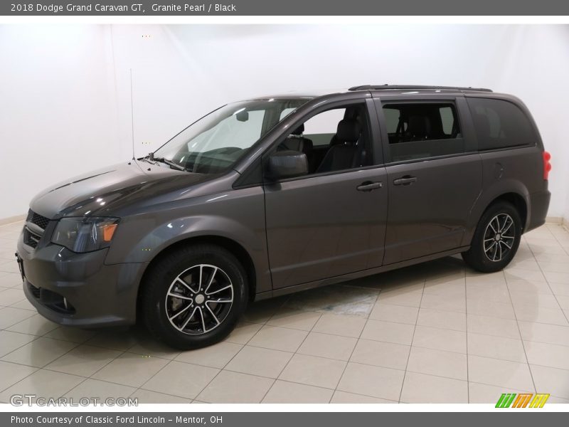 Front 3/4 View of 2018 Grand Caravan GT