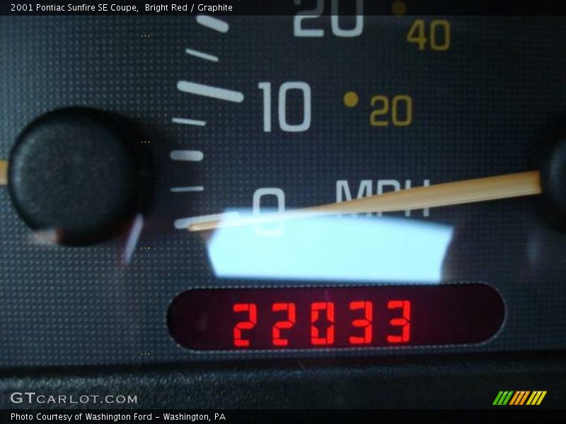 Bright Red / Graphite 2001 Pontiac Sunfire SE Coupe