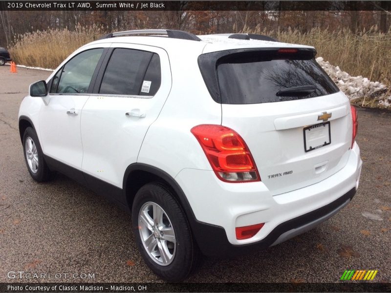 Summit White / Jet Black 2019 Chevrolet Trax LT AWD