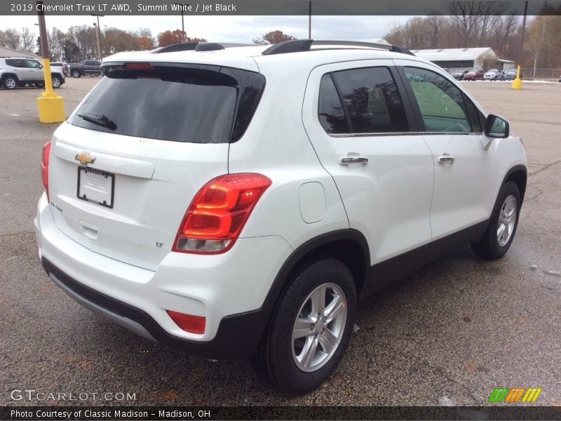 Summit White / Jet Black 2019 Chevrolet Trax LT AWD