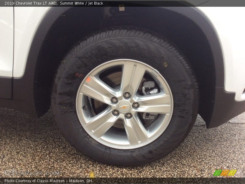 Summit White / Jet Black 2019 Chevrolet Trax LT AWD