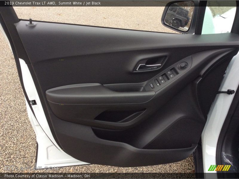Summit White / Jet Black 2019 Chevrolet Trax LT AWD