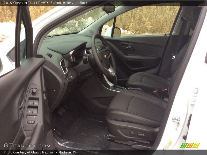 Summit White / Jet Black 2019 Chevrolet Trax LT AWD
