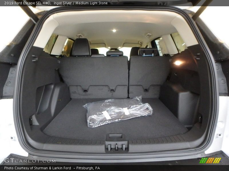  2019 Escape SEL 4WD Trunk