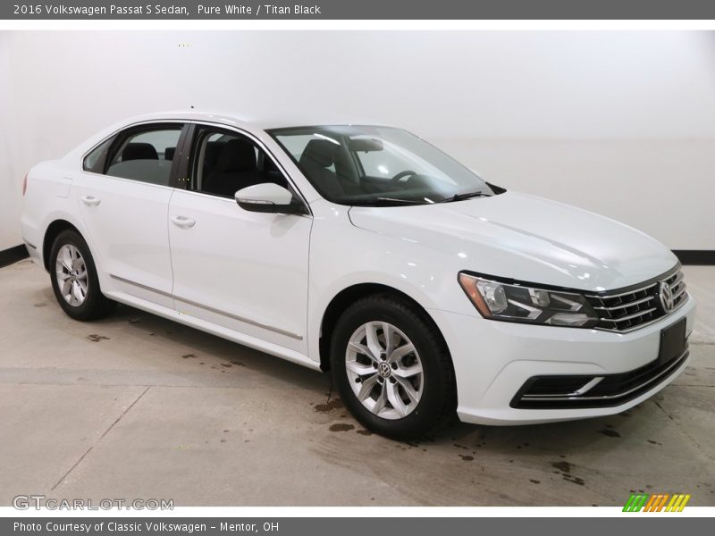 Pure White / Titan Black 2016 Volkswagen Passat S Sedan