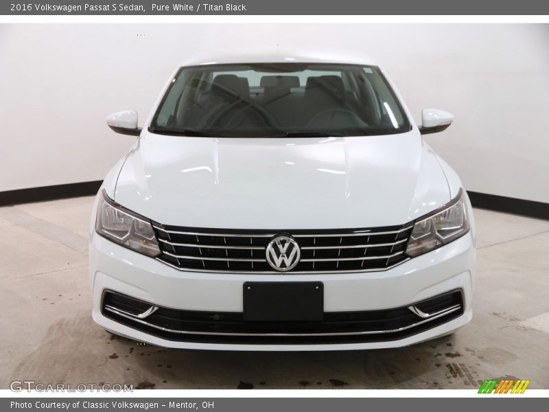 Pure White / Titan Black 2016 Volkswagen Passat S Sedan