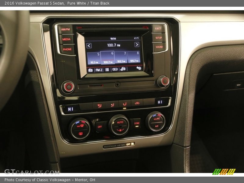 Pure White / Titan Black 2016 Volkswagen Passat S Sedan