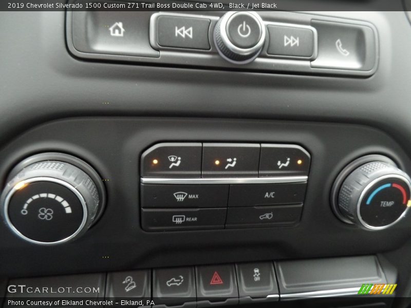 Controls of 2019 Silverado 1500 Custom Z71 Trail Boss Double Cab 4WD