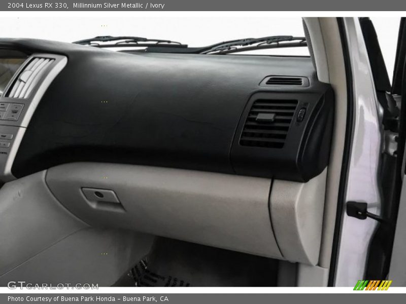 Millinnium Silver Metallic / Ivory 2004 Lexus RX 330