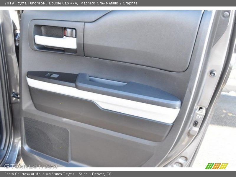 Magnetic Gray Metallic / Graphite 2019 Toyota Tundra SR5 Double Cab 4x4