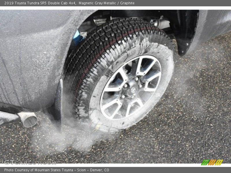 Magnetic Gray Metallic / Graphite 2019 Toyota Tundra SR5 Double Cab 4x4