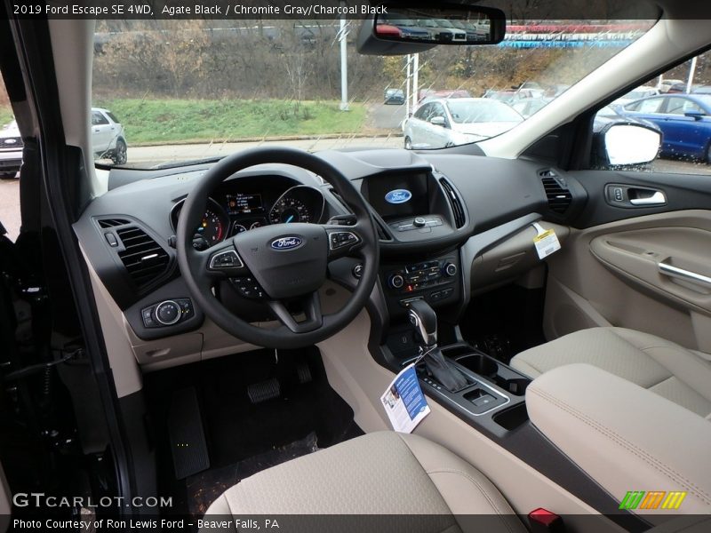  2019 Escape SE 4WD Chromite Gray/Charcoal Black Interior