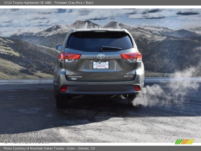 Predawn Gray Mica / Black 2019 Toyota Highlander SE AWD