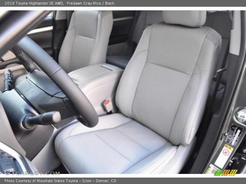 Predawn Gray Mica / Black 2019 Toyota Highlander SE AWD