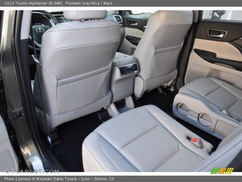 Predawn Gray Mica / Black 2019 Toyota Highlander SE AWD