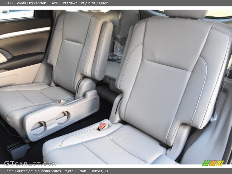 Predawn Gray Mica / Black 2019 Toyota Highlander SE AWD