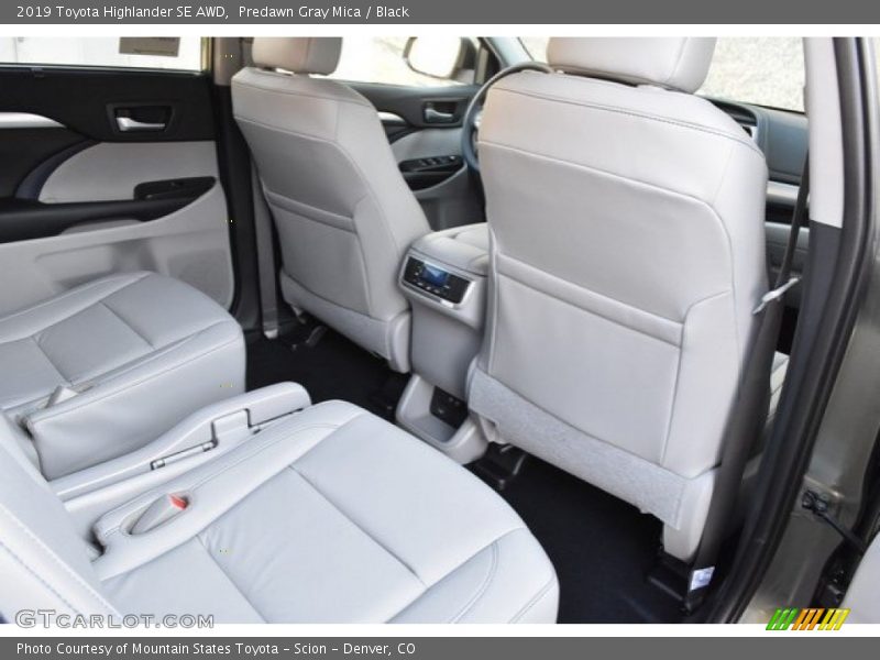 Predawn Gray Mica / Black 2019 Toyota Highlander SE AWD