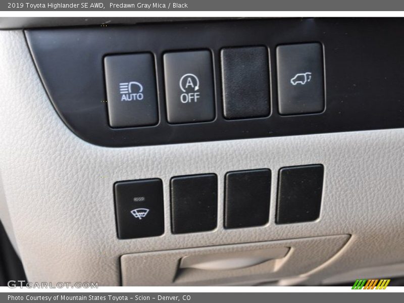Predawn Gray Mica / Black 2019 Toyota Highlander SE AWD