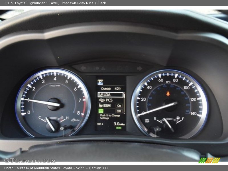 Predawn Gray Mica / Black 2019 Toyota Highlander SE AWD