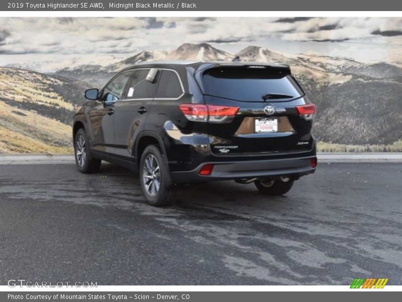 Midnight Black Metallic / Black 2019 Toyota Highlander SE AWD